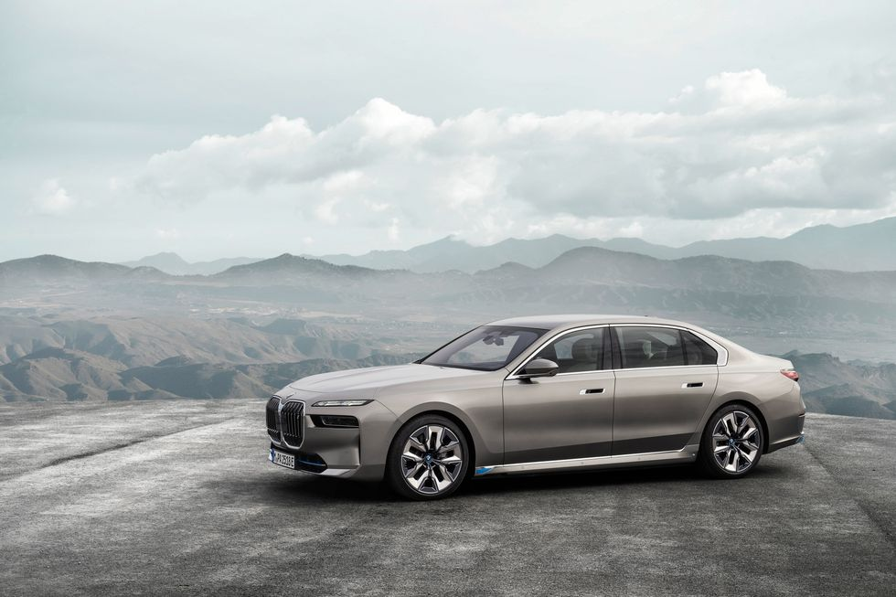 2023 BMW i7 Takes the 7-Series into the EV Era