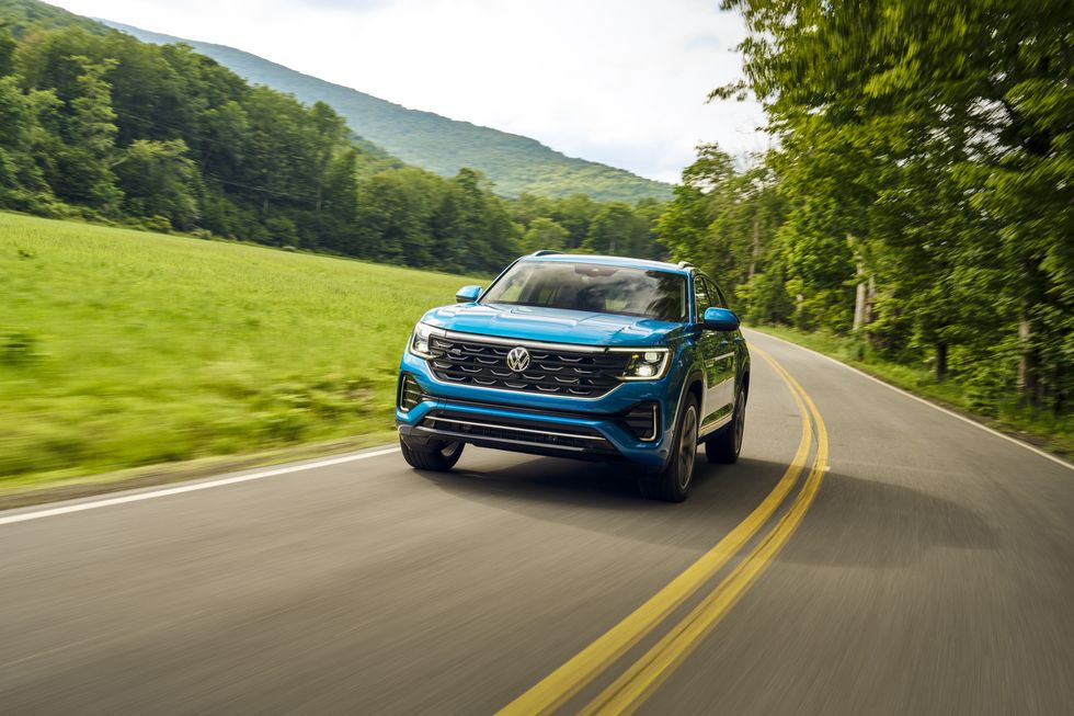 2024 Volkswagen Atlas Cross Sport Enhances Its Image