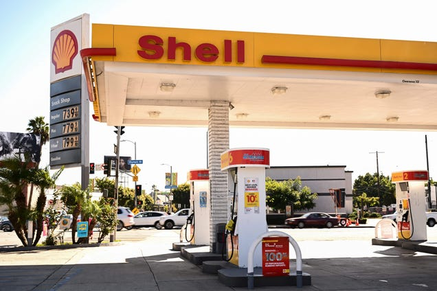 These Are Your Biggest Gas Station Pet Peeves