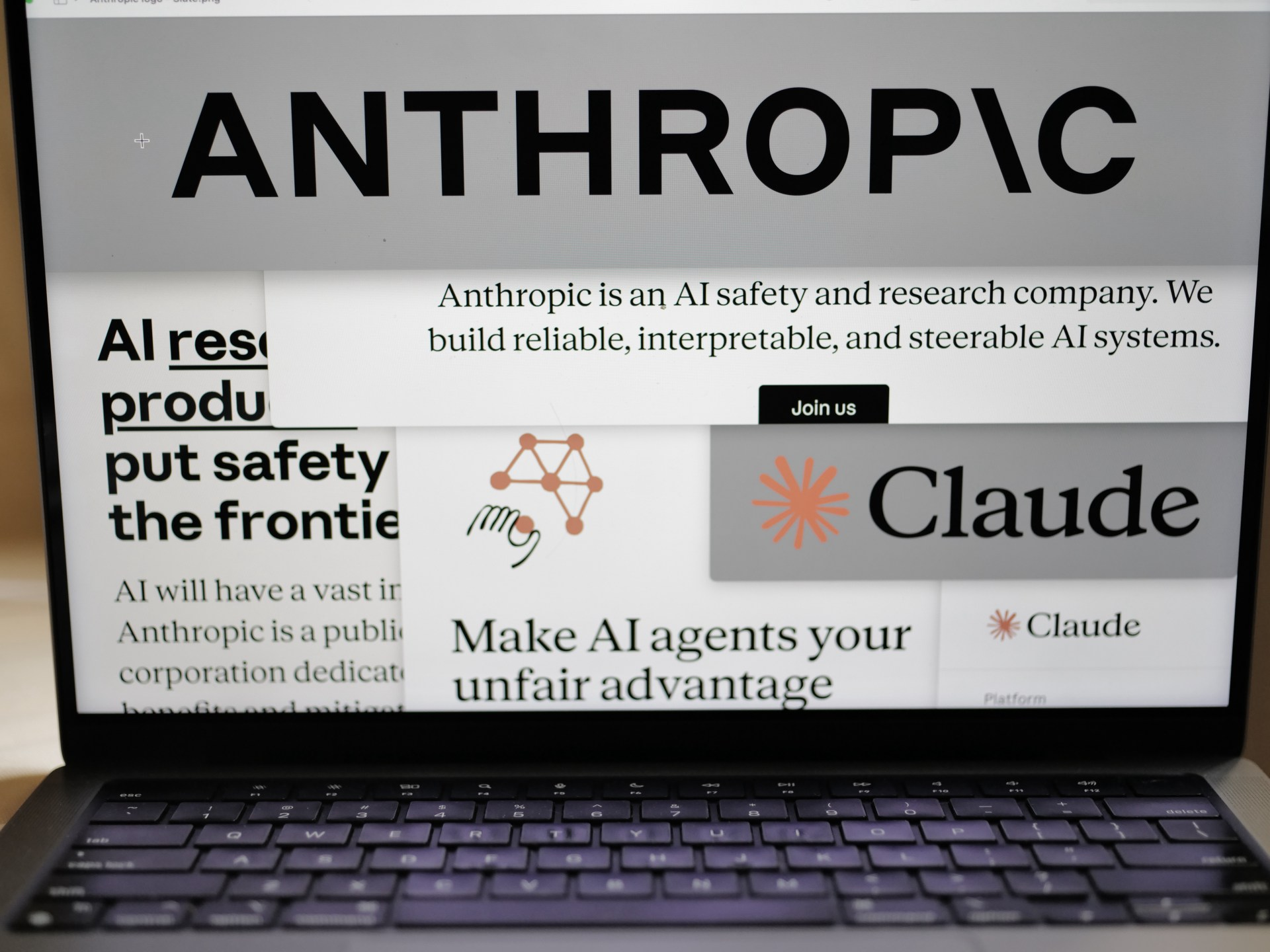 US legislators push AI safety laws amid human extinction warnings