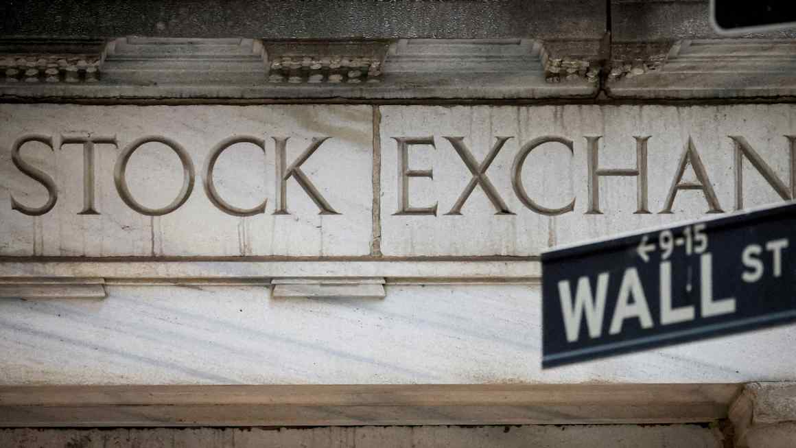 US chipmakers lead Wall Street slide on rate rise worries
