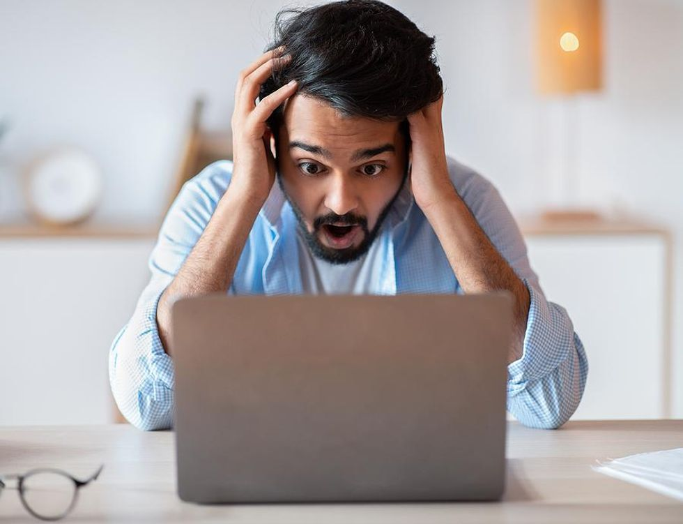 7 Reasons Why You’re MISERABLE At Work (And How You Can Fix It)