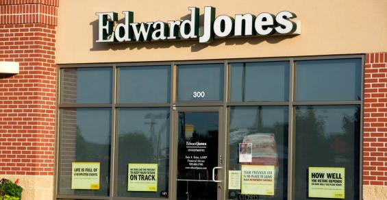 Edward Jones Tests New Team Model for Indie Advisors Close to Retirement