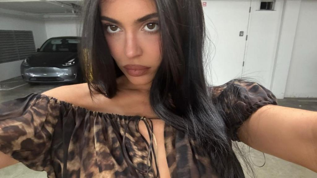 Kylie Jenner Is Barely Covered up in Steamy Bedroom Snap