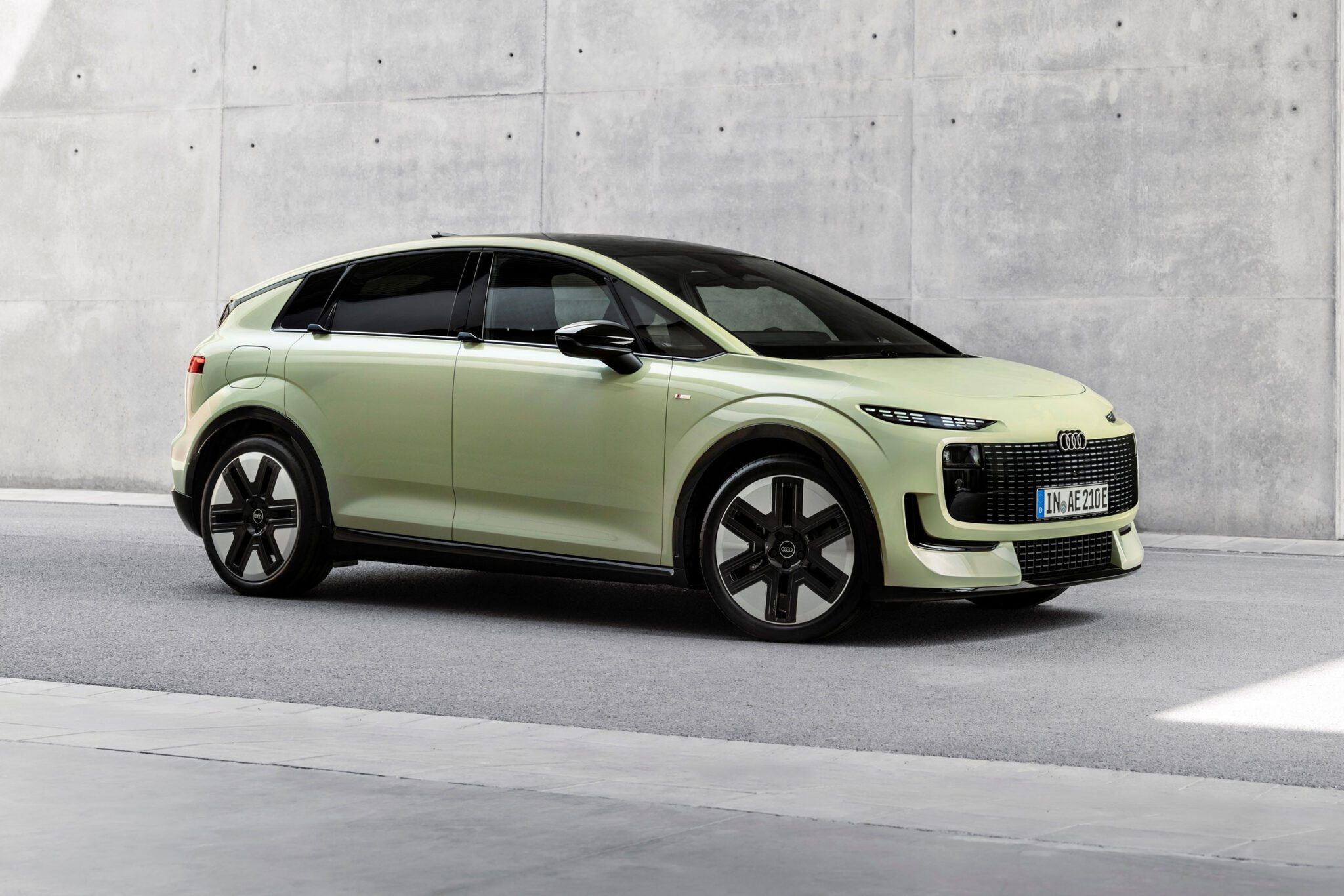 Audi A2 e-tron debuts with 12.8 kWh/100 km efficiency