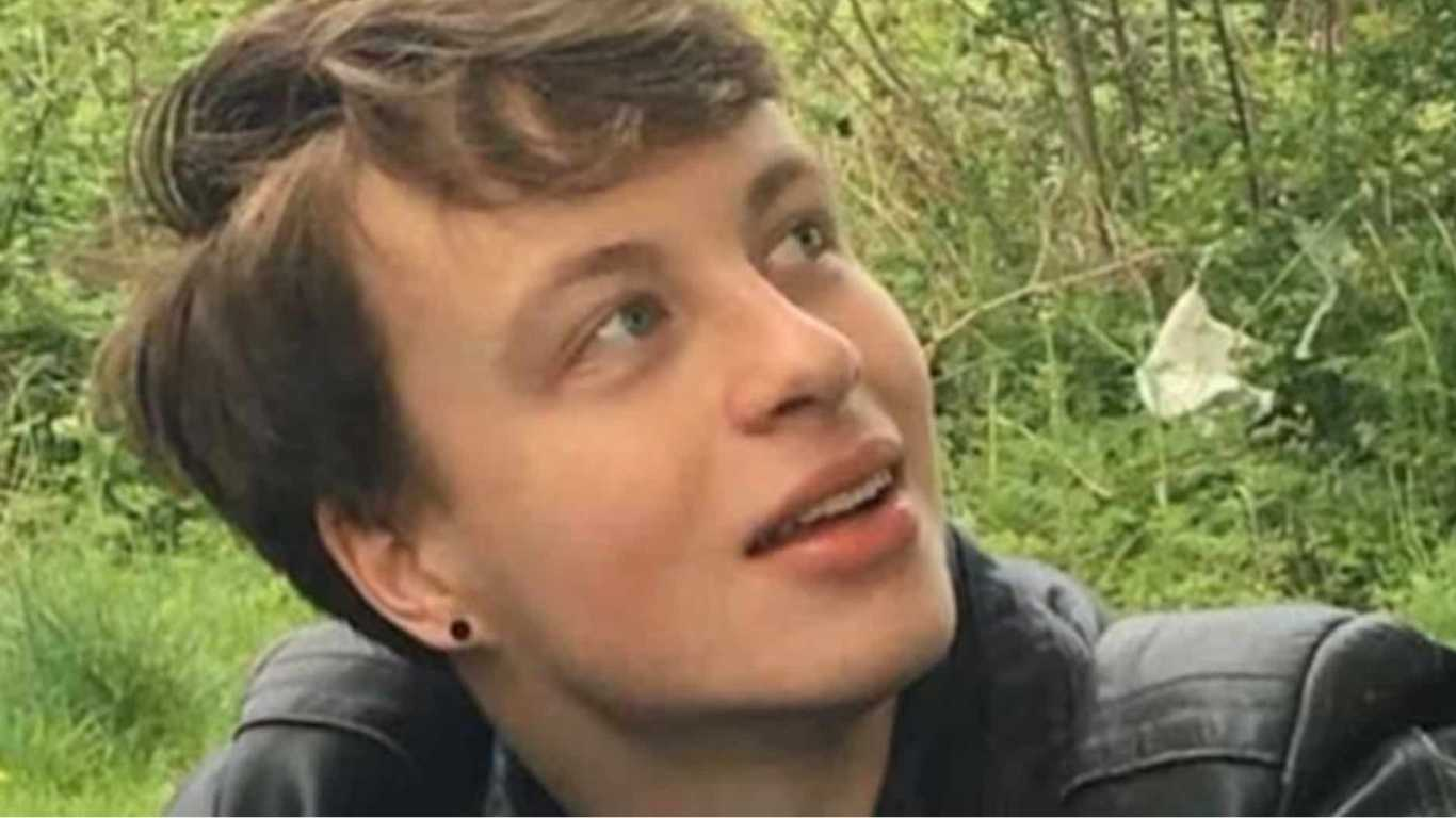 Met Police apologise to family of gay student over death investigation failures