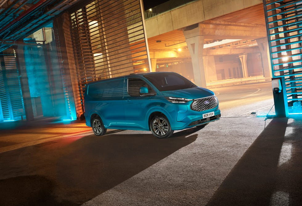 Ford E-Transit Custom Is a New Electric Commercial Van For Europe