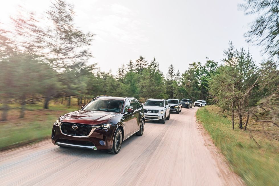 View Photos of the Three-Row SUV Comparison