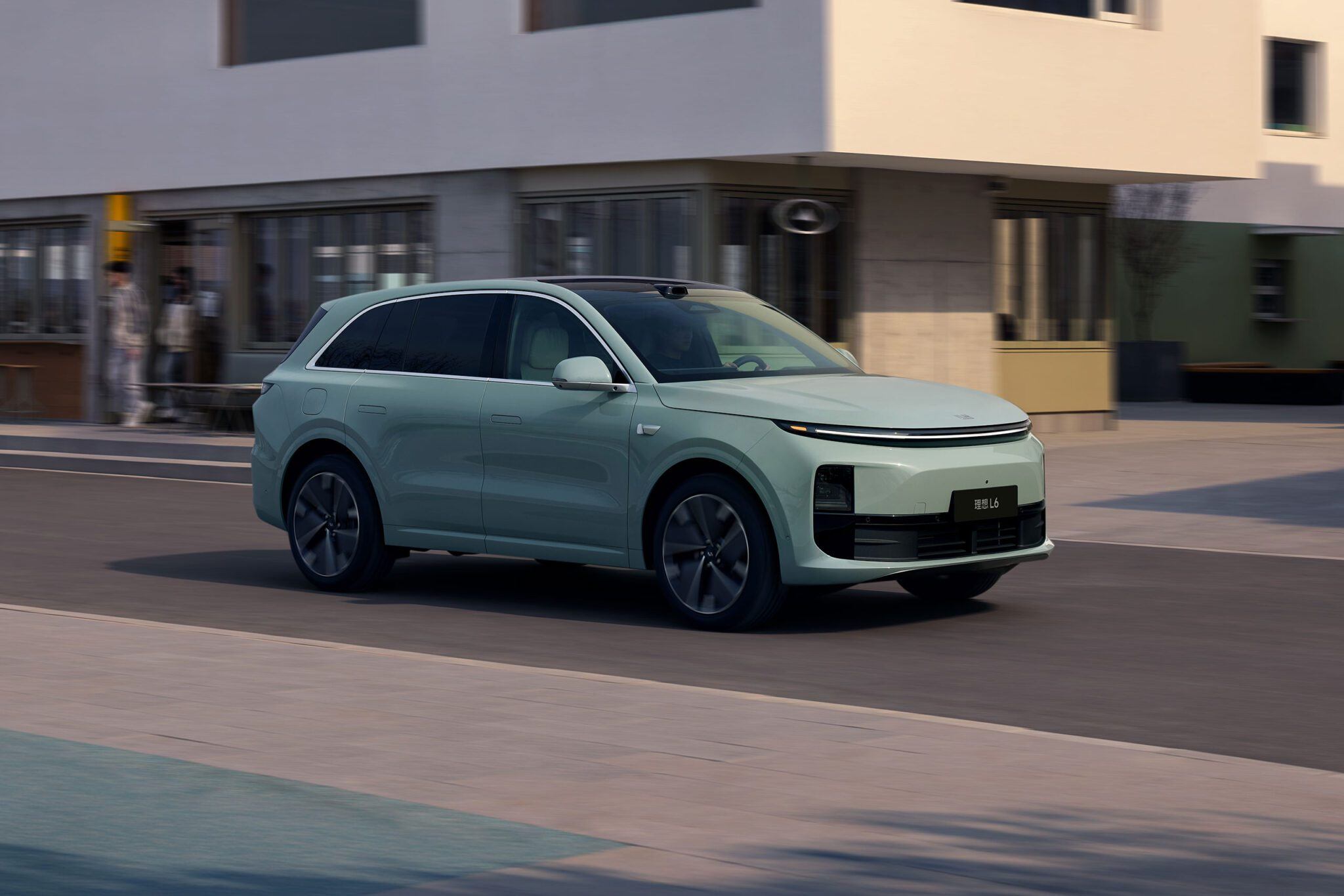 Li Auto launches new L6 all-wheel drive SUV in China
