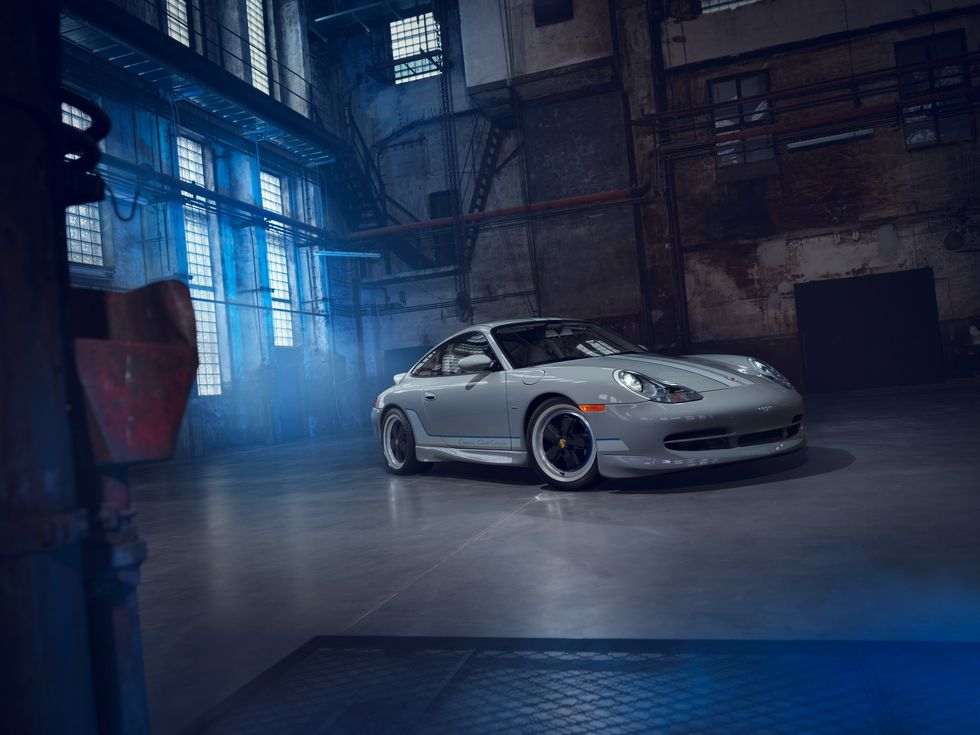 Porsche Creates 911 Classic Club Coupe out of a Run-Down 996