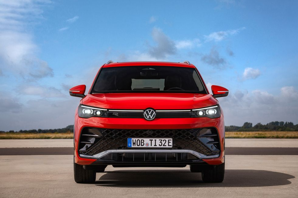 View Photos of the 2025 Volkswagen Tiguan