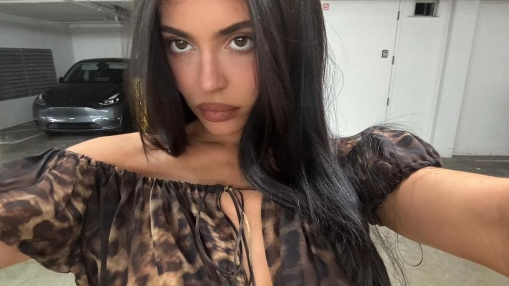 Kylie Jenner’s Plunging Bodysuit Barely Hangs on by the Thinnest Strings