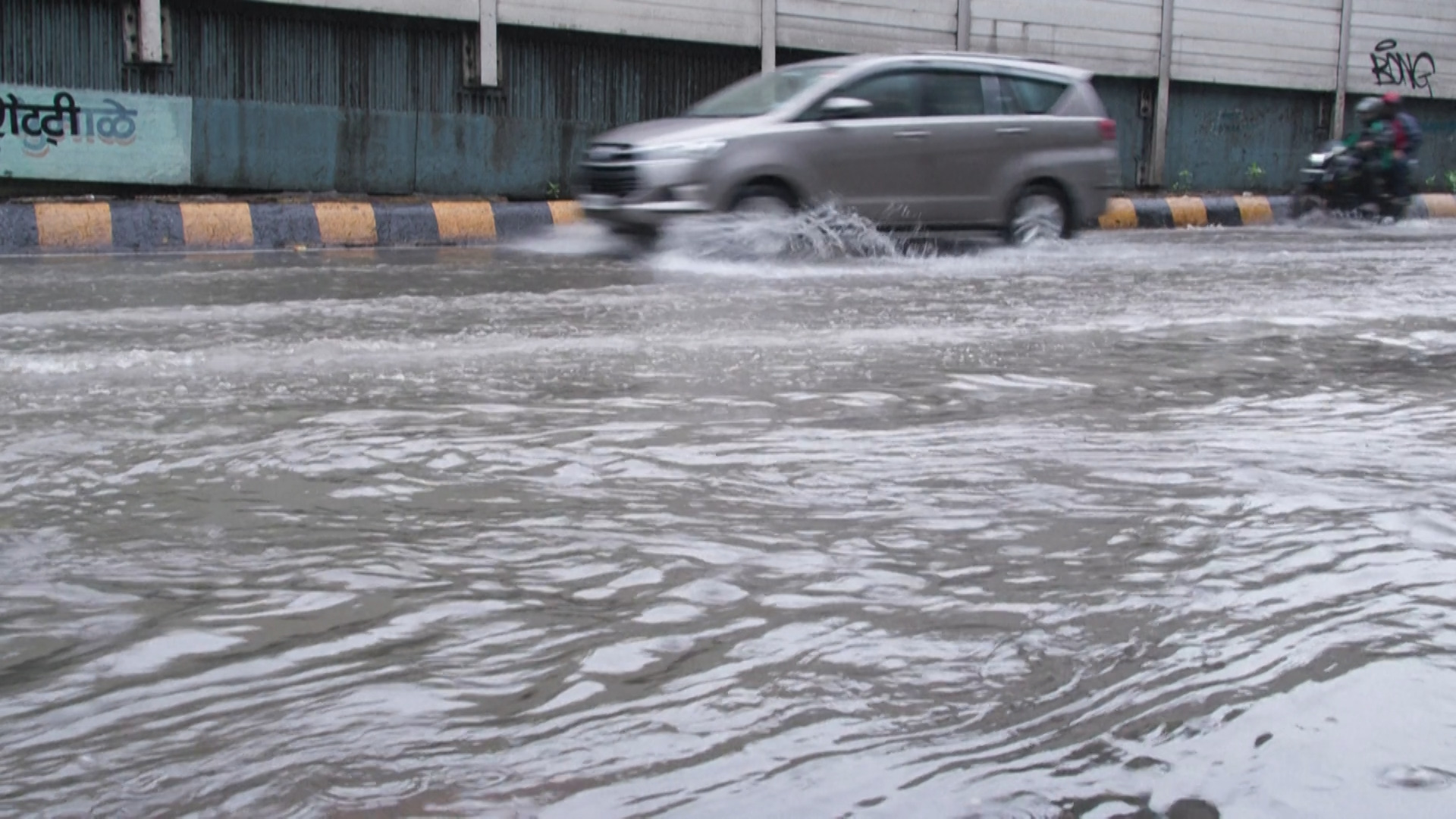 Heavy rain floods Mumbai during intense monsoon spell