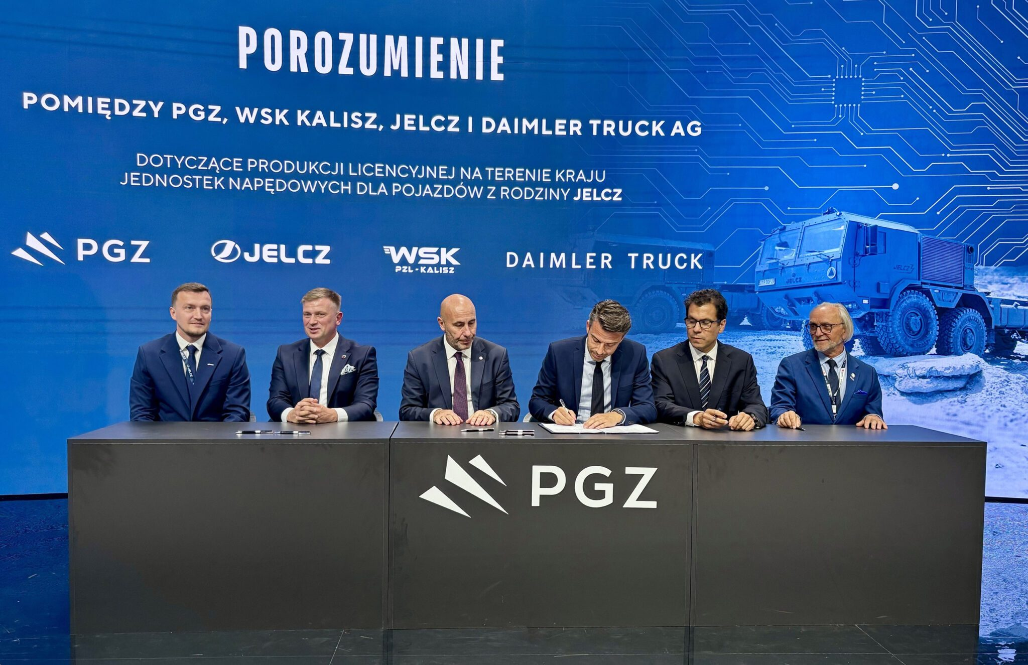 Daimler Truck Defence signs engine assembly deal with PGZ