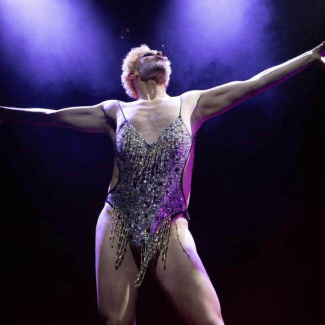 Queerguru’s Ris Fatah sits down with JONNY WOO  (the king or queen of the London scene) to talk about his show SUBURBIA