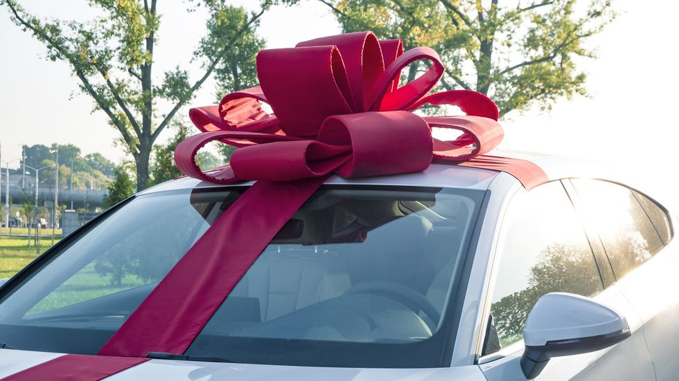Car Ads May Be in Shorter Supply This Holiday Season, Thanks to the Supply Chain Mess