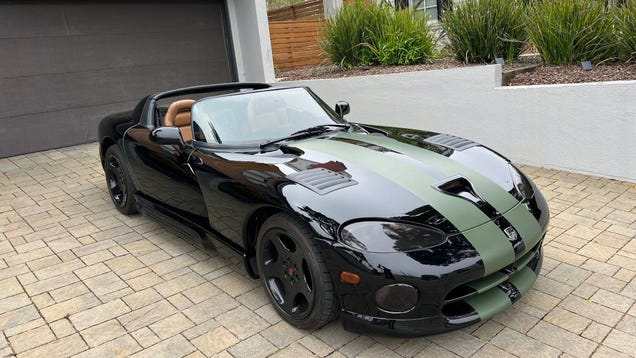 At $40,000, Is This 1995 Dodge Viper R/T10 A Raw Deal