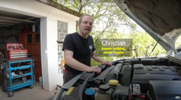 This Bickering German Couple That Fixes Land Rovers Might Be A Model Relationship