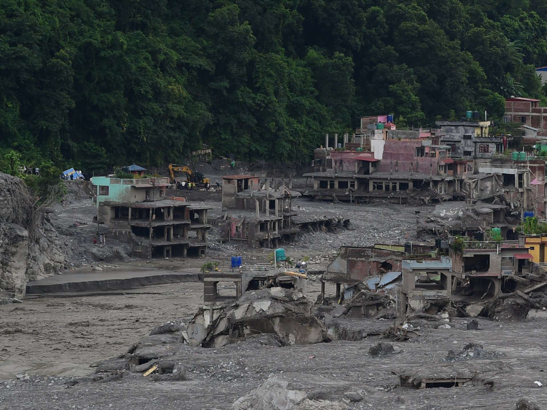Death toll nears 800 after Himalayan glacier collapse