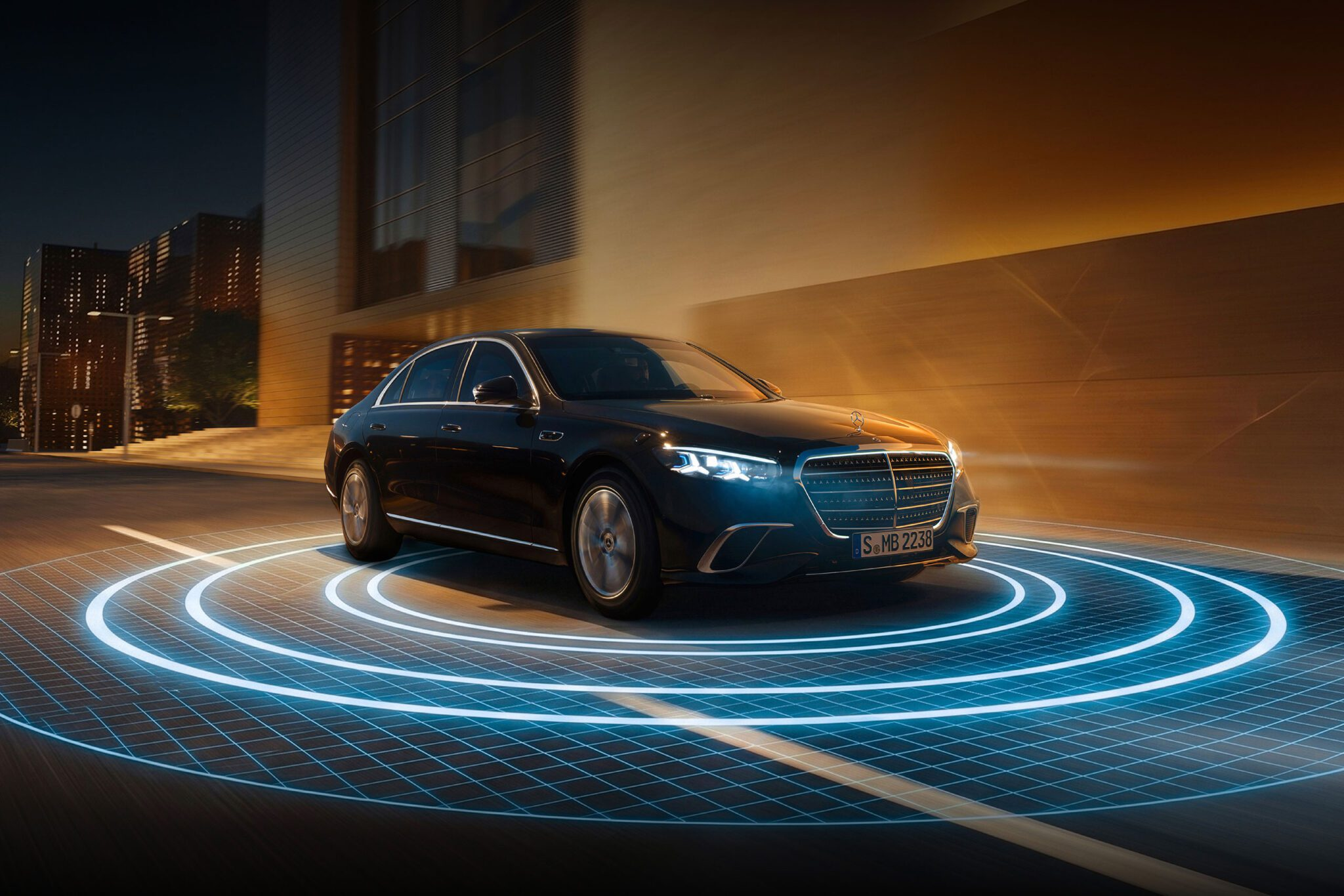 Mercedes-Benz shares vehicle data to improve road safety