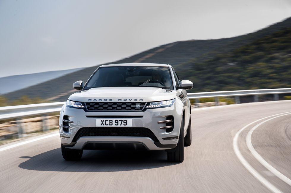2022 Range Rover Evoque Keeps up Appearances