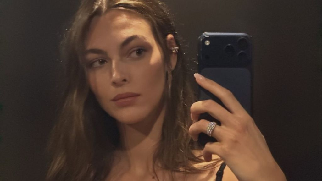 Leonardo DiCaprio’s Girlfriend Squats Low in a Micro Swimsuit That Barely Covers a Thing