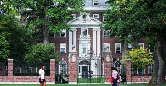 Ultra-Rich Buy Ultra-Luxury Counseling to Get Kids Into Harvard