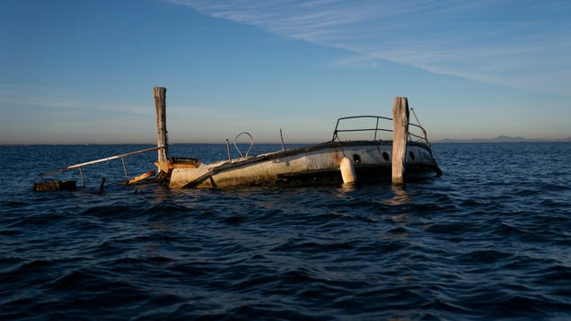The Venetian Lagoon Is Haunted By Thousands of Illegally Dumped 'Ghost Boats'