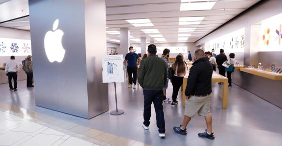 Apple Stores Drop Mask Mandates, Plan Return of In-Store Classes