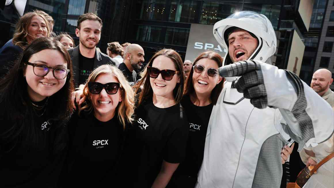SpaceX pitches investors juicy yields in $25bn bond deal