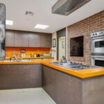 A story from ‘The Brady Bunch’ house: None of the appliances work