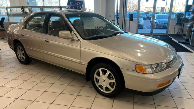 This Dealer Is Trying To Sell A 1995 Honda Accord For More Than The Original MSRP