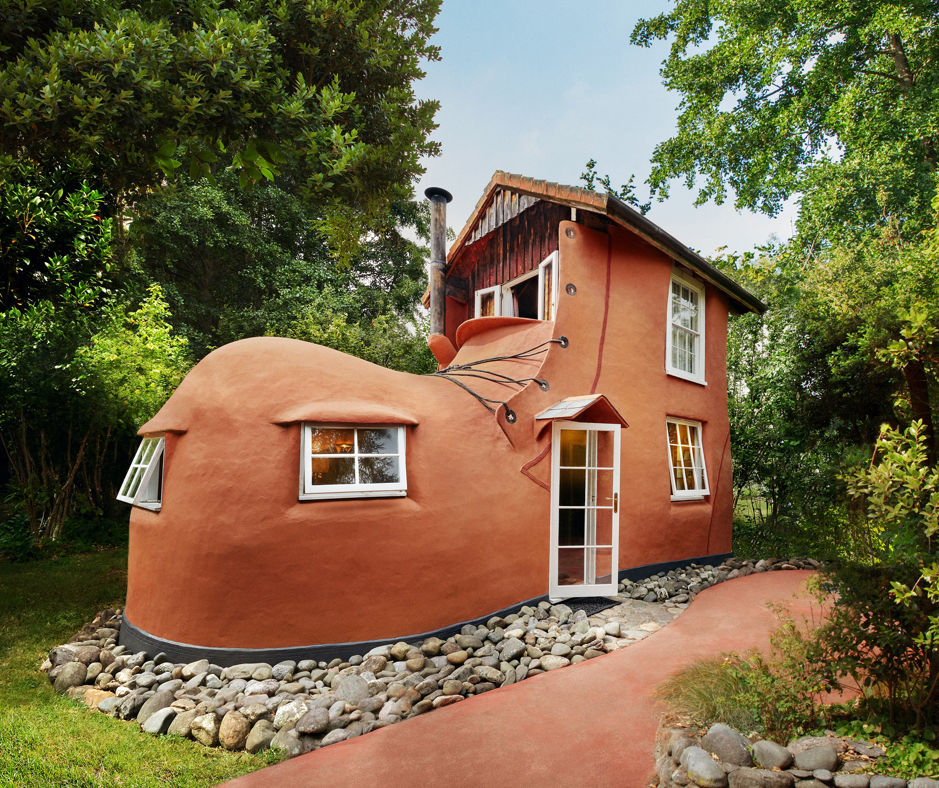 Airbnb to Give $100,000 to Homeowners With Craziest Rental Design