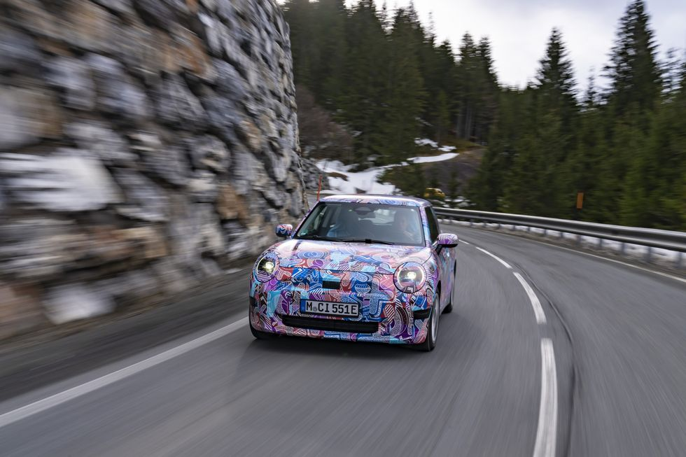 View Photos of the 2025 Mini Cooper SE EV
