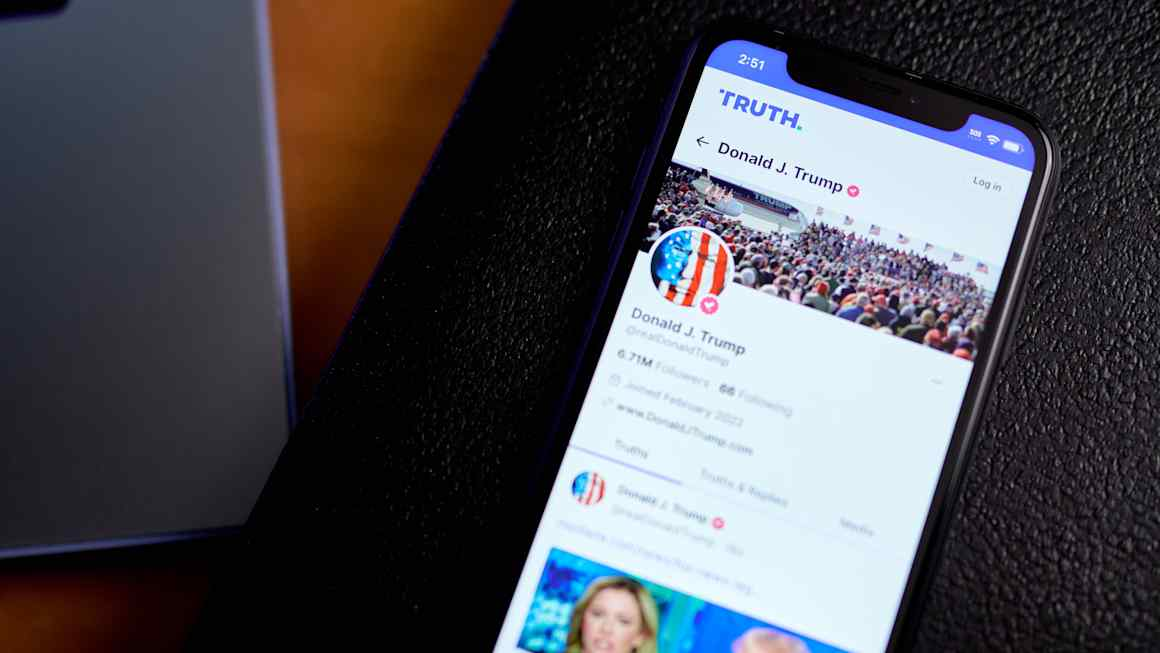 US press groups sue Trump over fast access to Truth Social posts 