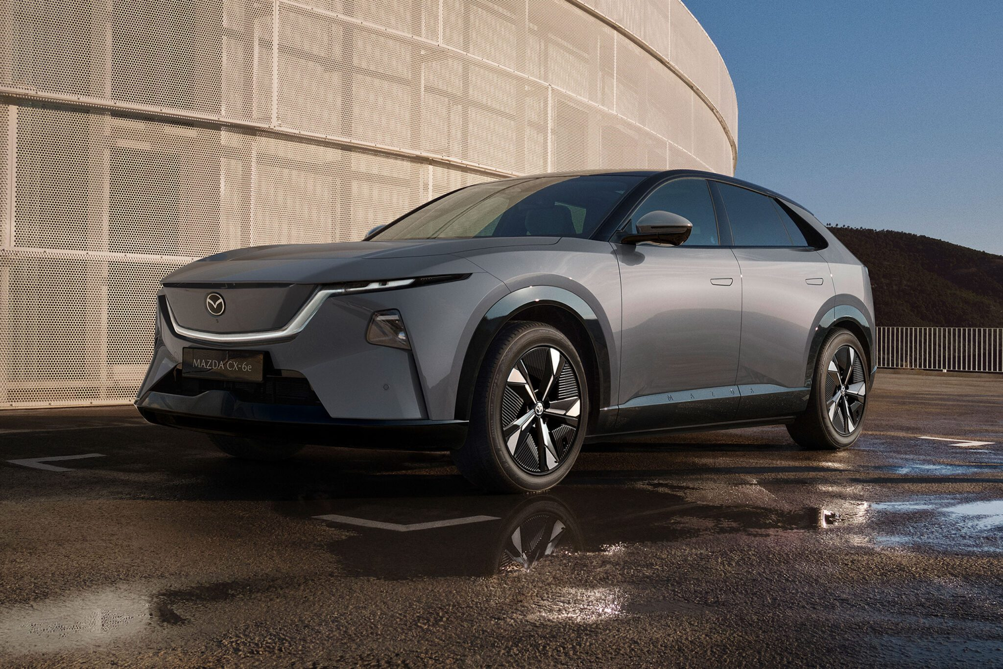 Mazda CX-6e arrives in Europe with 484 km WLTP range