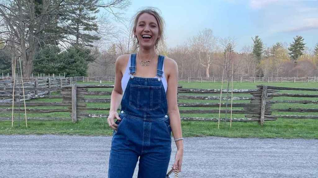 Blake Lively’s Plunging Top Hangs by Ultra-Thin String Over Micro Shorts
