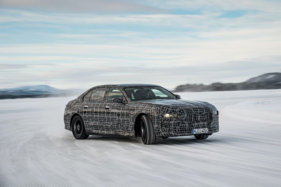 BMW i7 Confirmed as an Electric 7-Series, Shown Testing in Snow