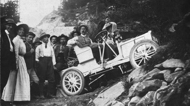 Old-Timey Car Wreck Photos Are The Gift That Keeps On Giving