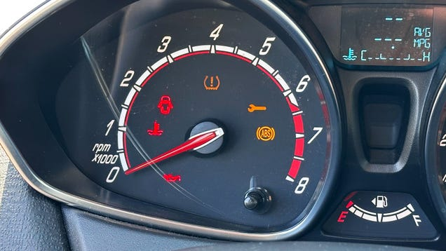 Your iPhone Will Soon Be Able To Tell You That Your Check Engine Light Means 'Check Engine'