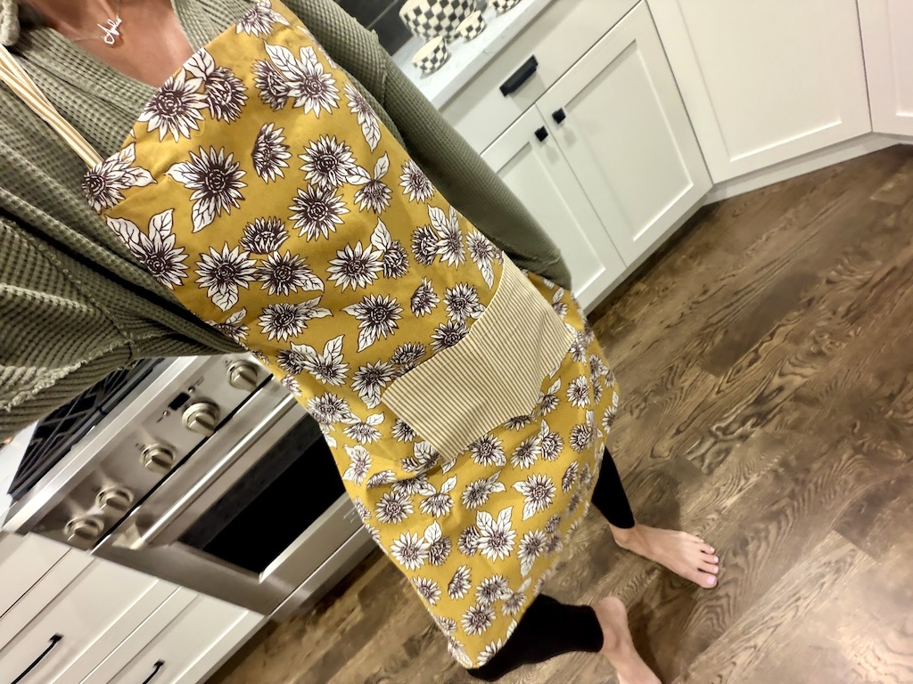 These $10 Walmart Aprons Look Straight Out of Anthropologie