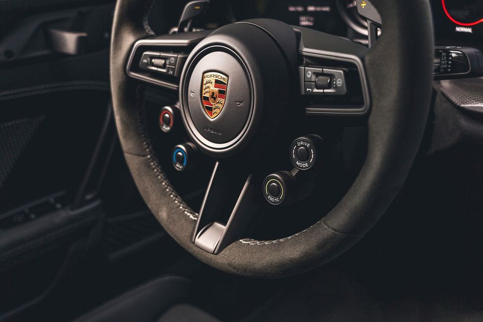 2023 Porsche 911 GT3 RS: Play Station