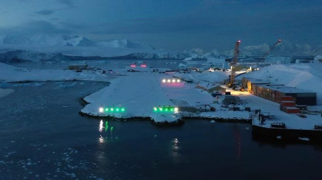 Maintaining An Antarctic Airstrip Is Just As Difficult As It Seems
