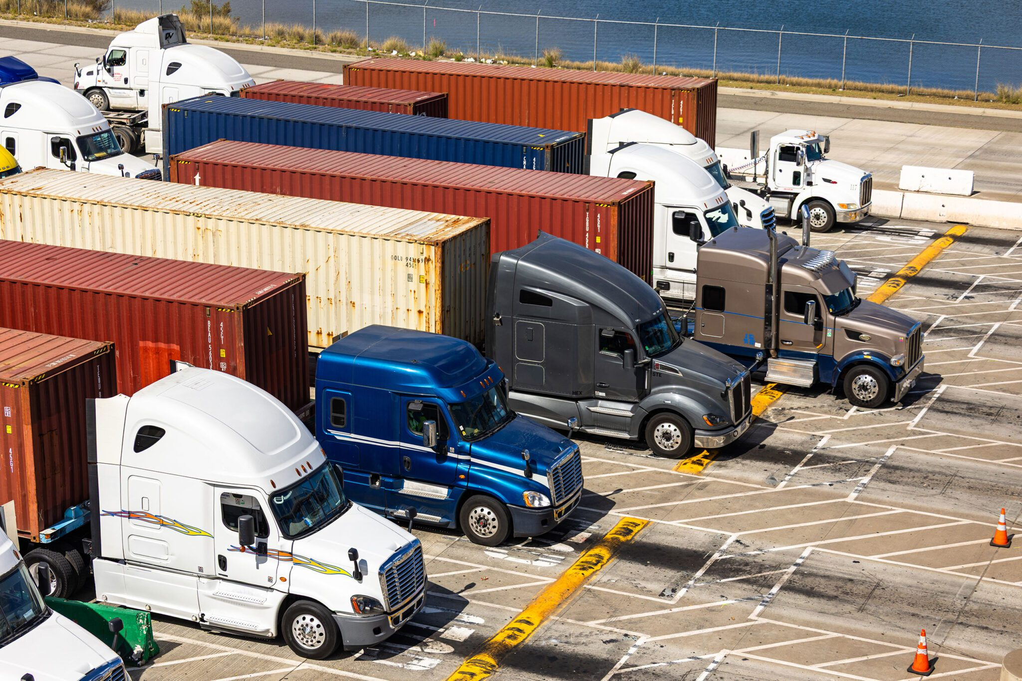 NHTSA moves to roll back commercial truck engine rule