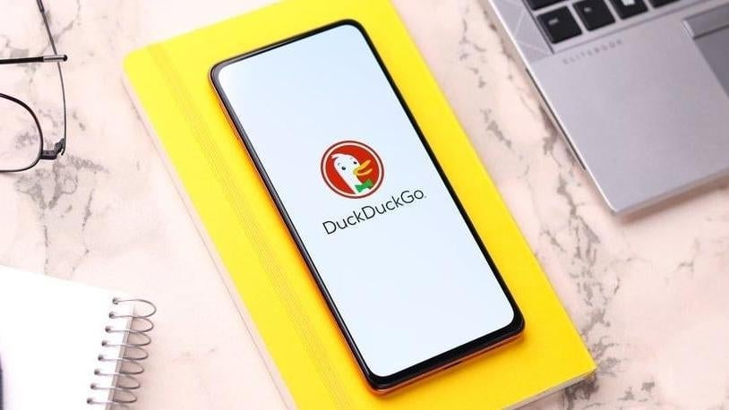 DuckDuckGo, Unable to Resist the Pull of AI, Mistakenly Claims Trump Died of Rabies