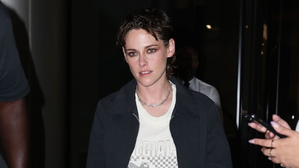 Kristen Stewart’s Camilla & Marc Lace Skirt Couldn’t Be More See-Through