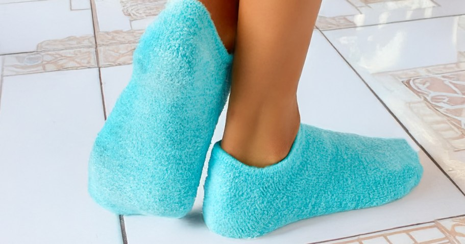 Moisturizing Gel Socks Just $6.98 Shipped on Amazon (Reg. $13)