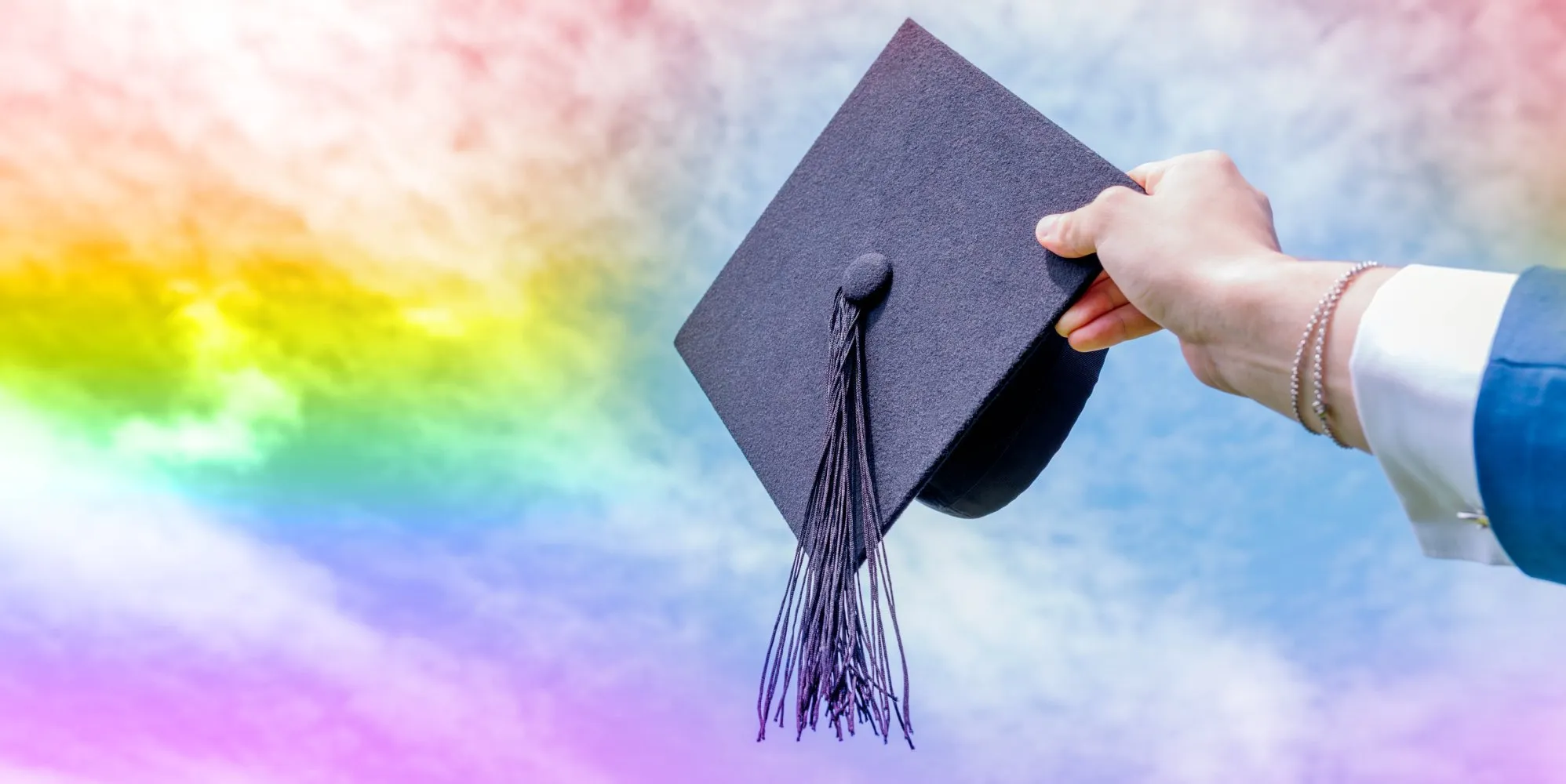 Christian school to pay $10,000 to gay student banned from graduation after coming out