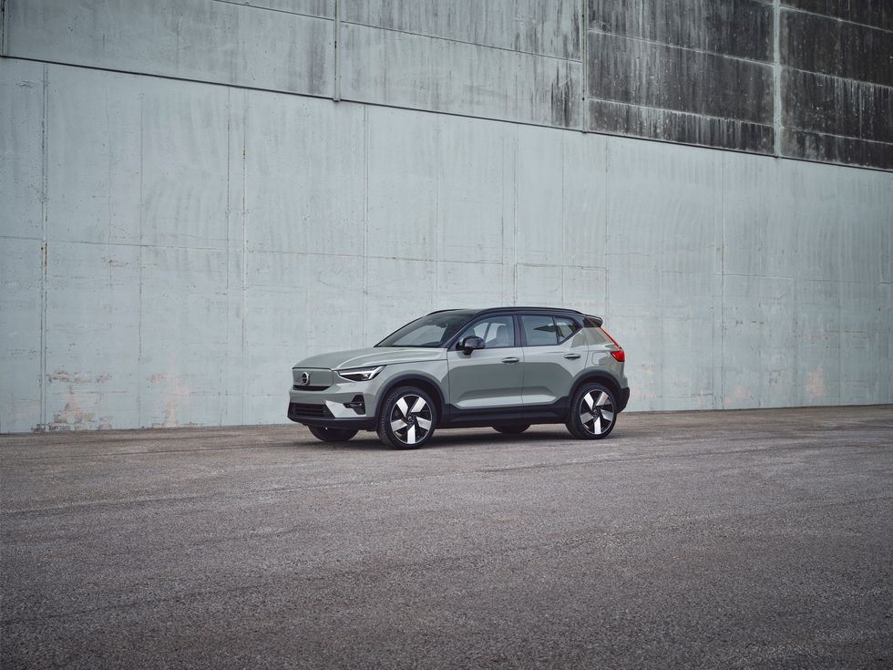 Volvo XC40 Recharge Refreshed to Resemble Coupelike C40