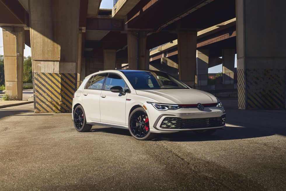 2024 Is Your Last Chance to Buy a Manual Volkswagen GTI or Golf R